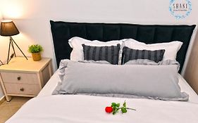 Shani House Of Style Suite